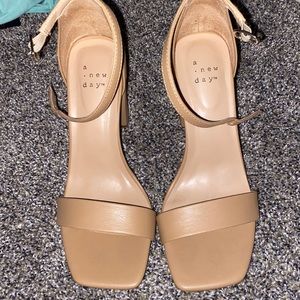 TARGET HIGH HEELS! size 6 1/2